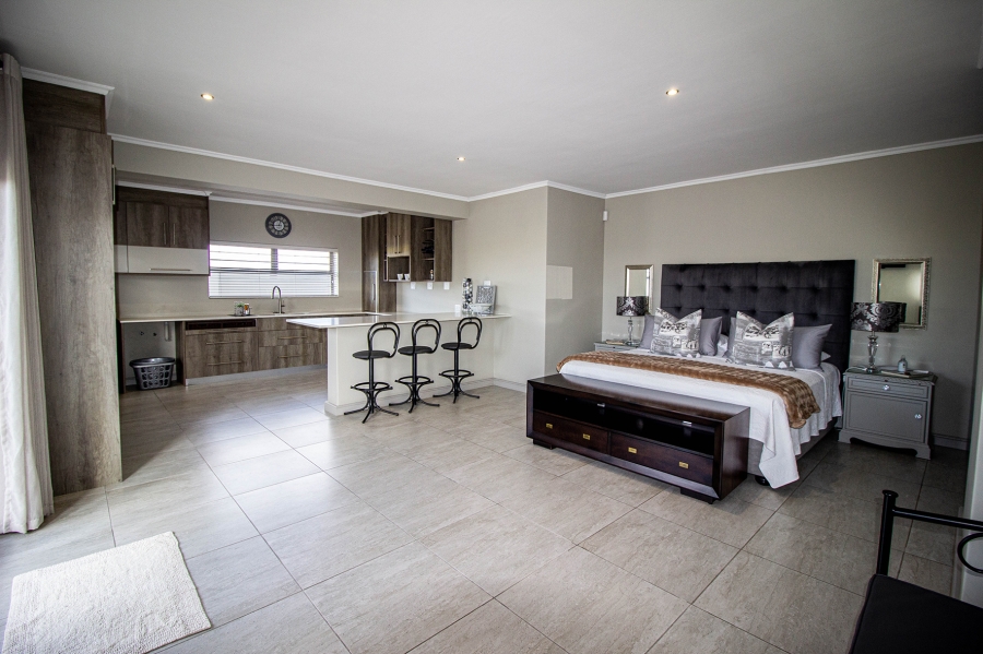 6 Bedroom Property for Sale in Kleinbaai Western Cape